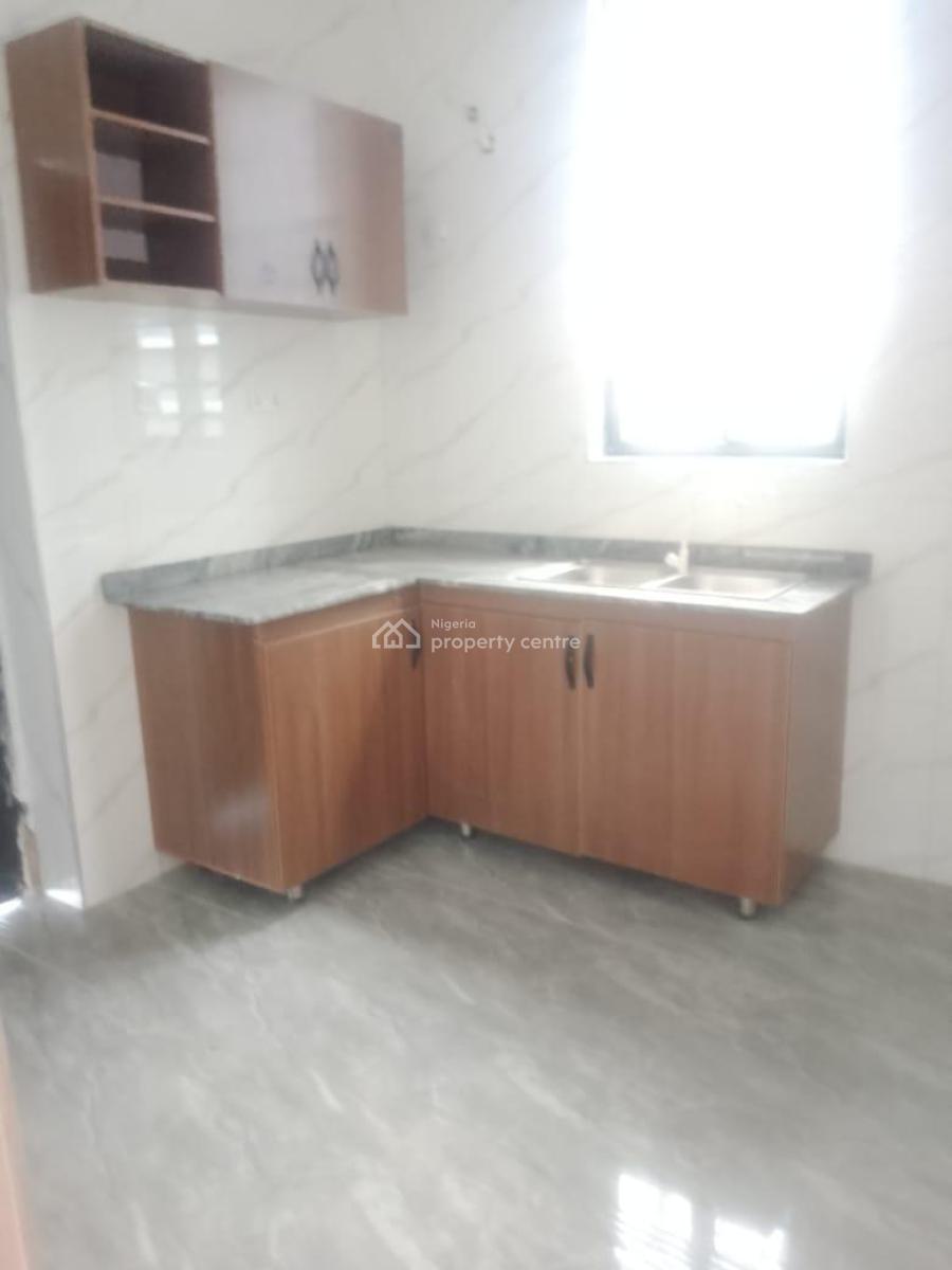 Spacious 2bedroom Flat, Ologolo Lekki, Lekki, Lagos, Flat / Apartment for Rent
