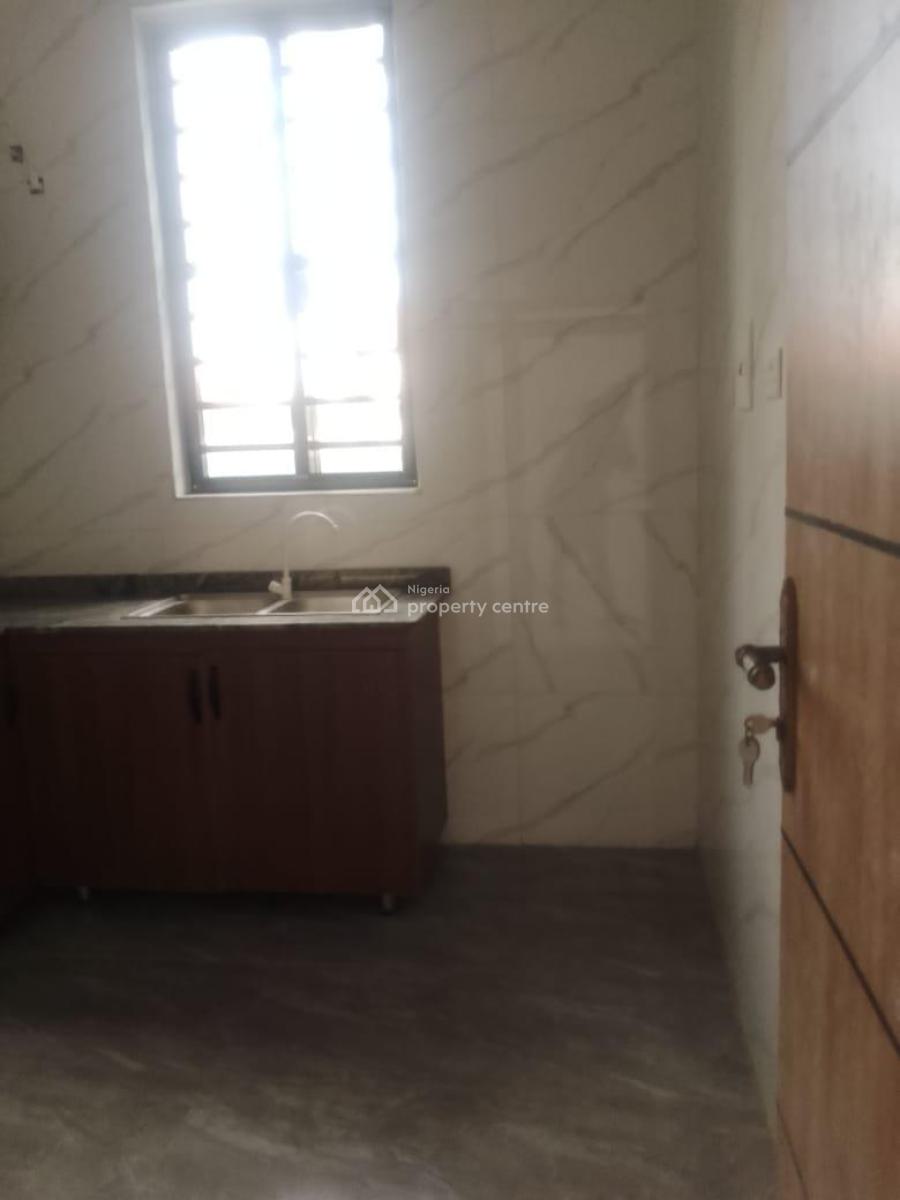 Spacious 2bedroom Flat, Ologolo Lekki, Lekki, Lagos, Flat / Apartment for Rent