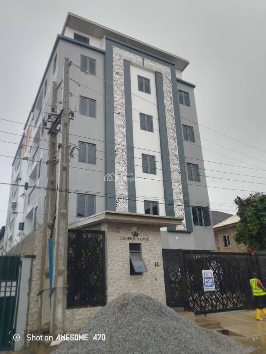 3 Bedroom Apartment, Alagomeji, Yaba, Lagos, Block of Flats for Sale