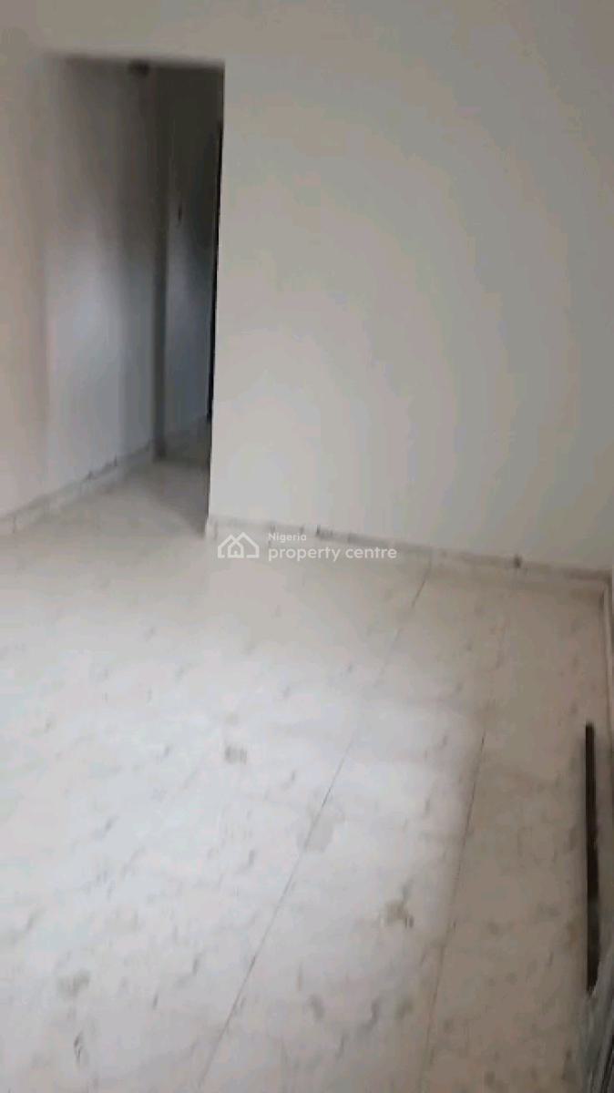 Standard N Executive  Mini Flat, Jebba Street, Adekunle, Yaba, Lagos, Mini Flat (room and Parlour) for Rent