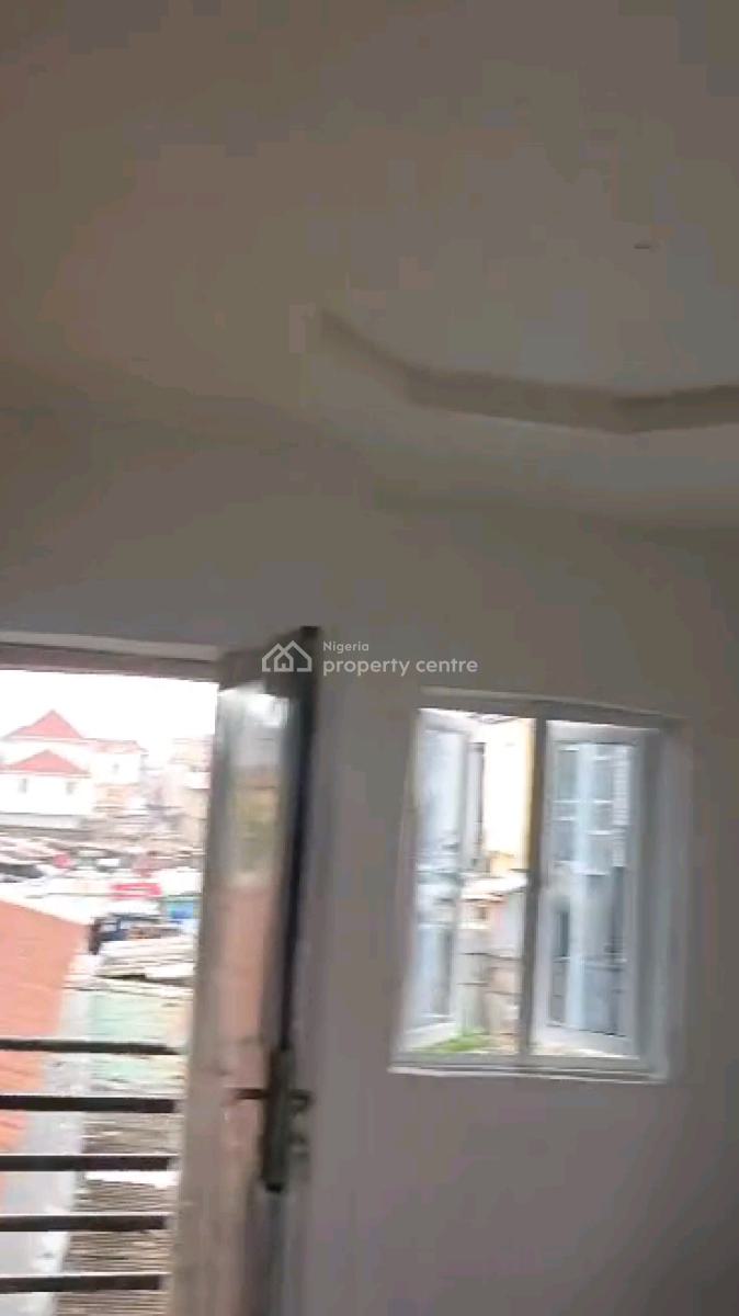 Standard N Executive  Mini Flat, Jebba Street, Adekunle, Yaba, Lagos, Mini Flat (room and Parlour) for Rent