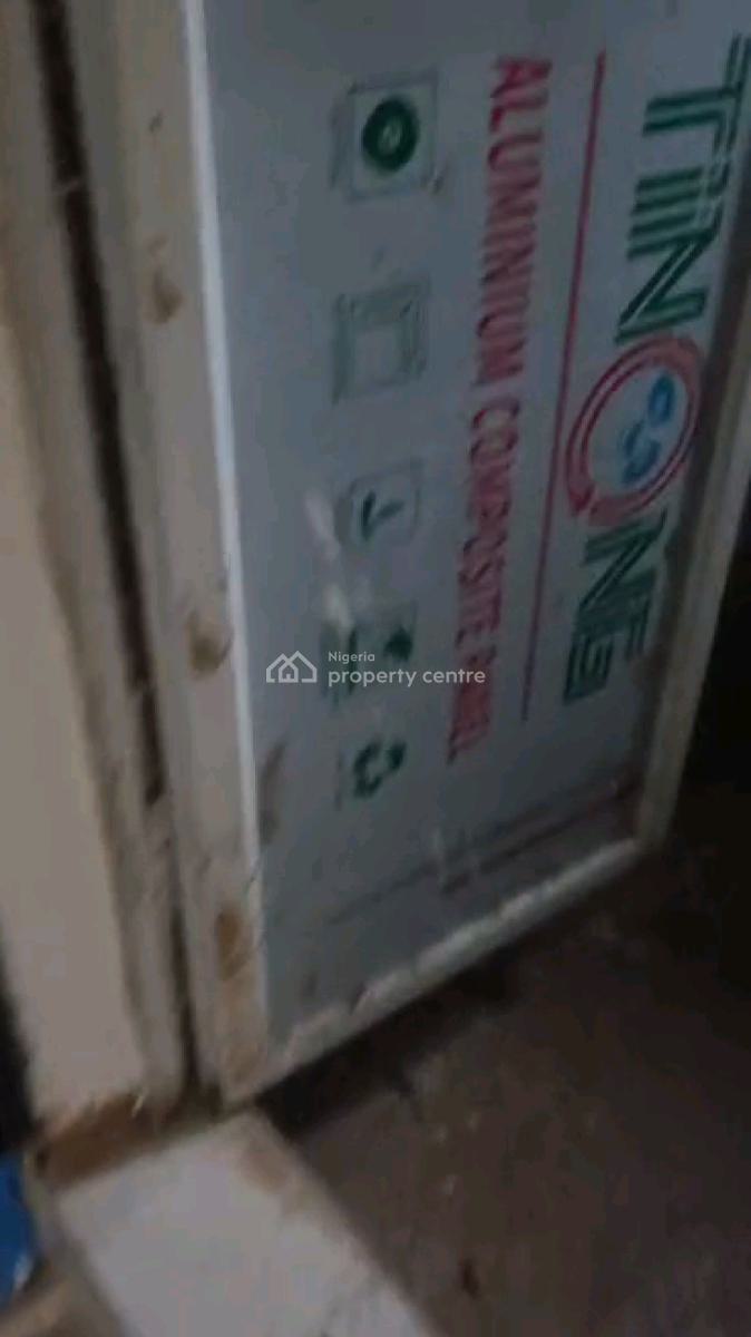 Standard N Executive  Mini Flat, Jebba Street, Adekunle, Yaba, Lagos, Mini Flat (room and Parlour) for Rent