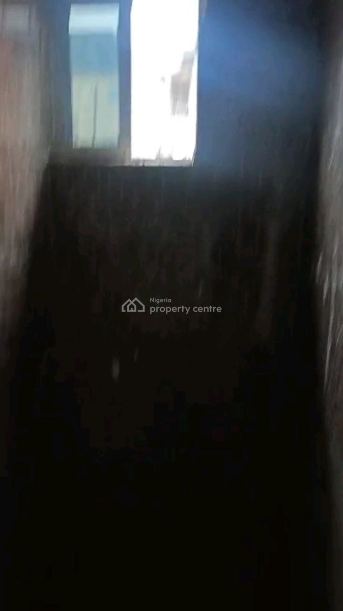 Standard N Executive  Mini Flat, Jebba Street, Adekunle, Yaba, Lagos, Mini Flat (room and Parlour) for Rent
