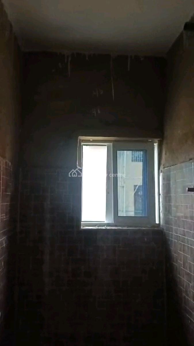 Standard N Executive  Mini Flat, Jebba Street, Adekunle, Yaba, Lagos, Mini Flat (room and Parlour) for Rent