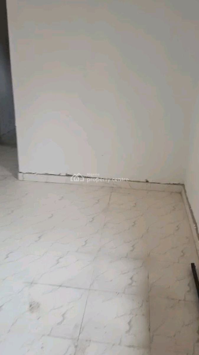 Standard N Executive  Mini Flat, Jebba Street, Adekunle, Yaba, Lagos, Mini Flat (room and Parlour) for Rent