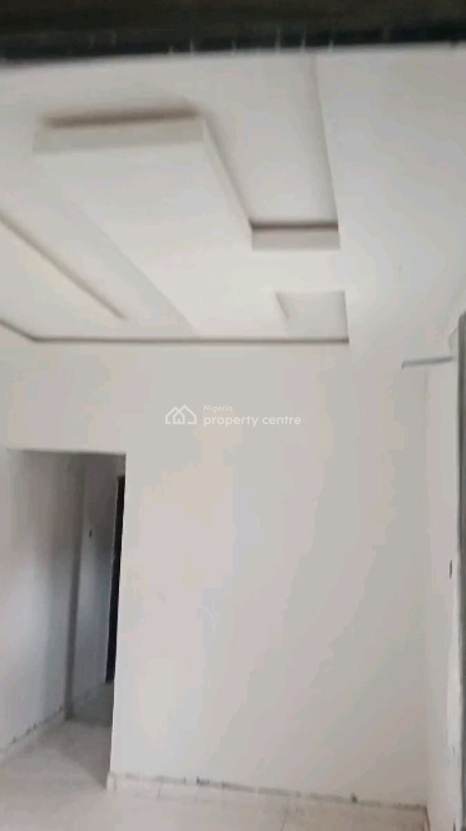 Standard N Executive  Mini Flat, Jebba Street, Adekunle, Yaba, Lagos, Mini Flat (room and Parlour) for Rent