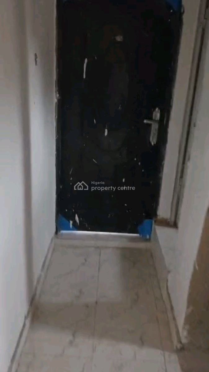 Standard N Executive  Mini Flat, Jebba Street, Adekunle, Yaba, Lagos, Mini Flat (room and Parlour) for Rent