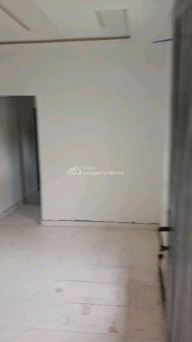 Standard N Executive  Mini Flat, Jebba Street, Adekunle, Yaba, Lagos, Mini Flat (room and Parlour) for Rent