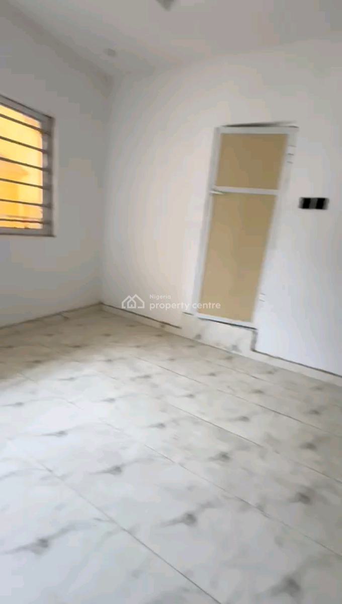 a Standard and Spacious Roomself Contain, Upstairs & Groundfloor, Off Pedro Road, Shomolu, Lagos, Self Contain (single Rooms) for Rent