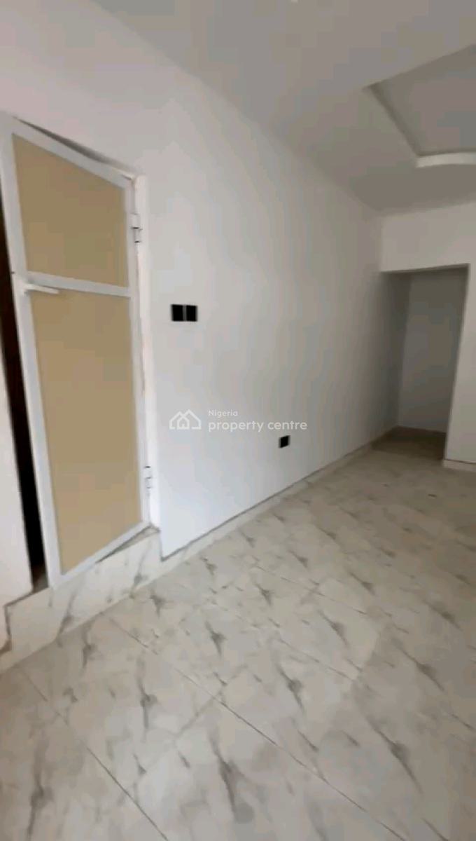 a Standard and Spacious Roomself Contain, Upstairs & Groundfloor, Off Pedro Road, Shomolu, Lagos, Self Contain (single Rooms) for Rent