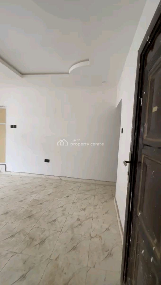a Standard and Spacious Roomself Contain, Upstairs & Groundfloor, Off Pedro Road, Shomolu, Lagos, Self Contain (single Rooms) for Rent