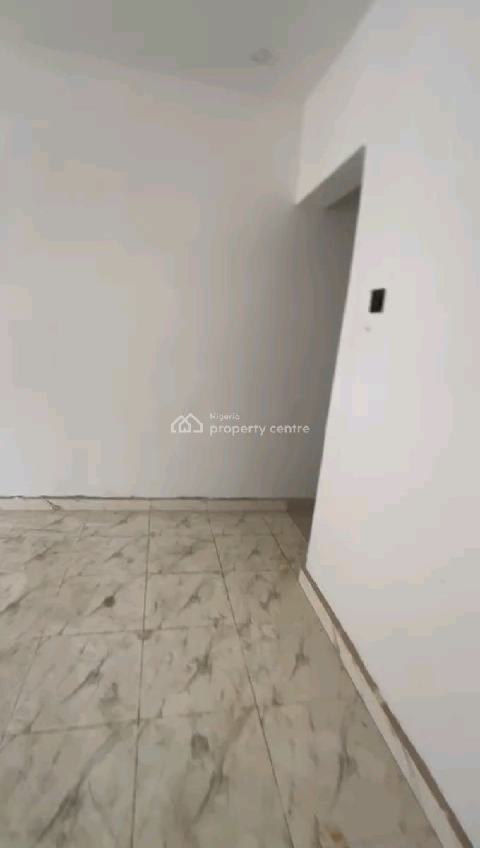 a Standard and Spacious Roomself Contain, Upstairs & Groundfloor, Off Pedro Road, Shomolu, Lagos, Self Contain (single Rooms) for Rent