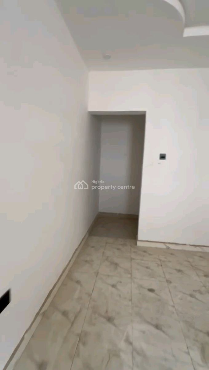 a Standard and Spacious Roomself Contain, Upstairs & Groundfloor, Off Pedro Road, Shomolu, Lagos, Self Contain (single Rooms) for Rent