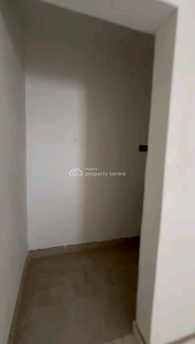 a Standard and Spacious Roomself Contain, Upstairs & Groundfloor, Off Pedro Road, Shomolu, Lagos, Self Contain (single Rooms) for Rent
