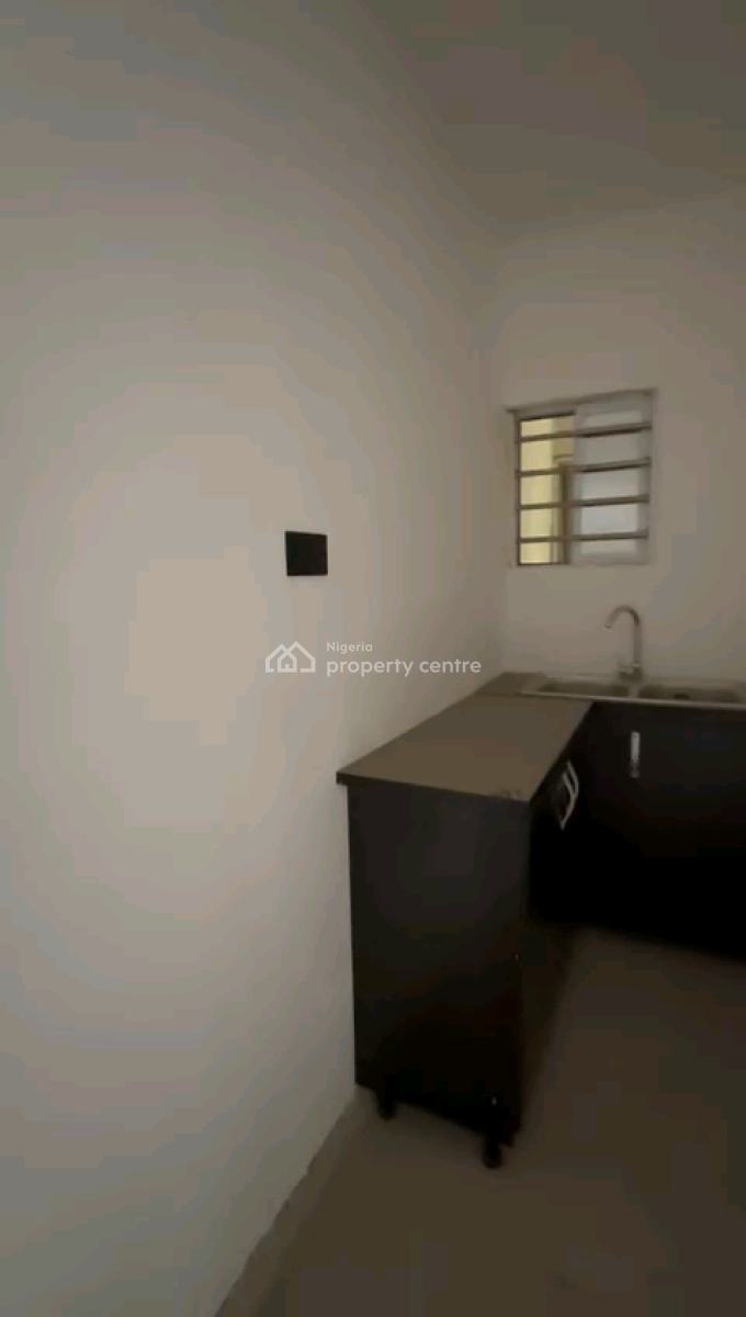 a Standard and Spacious Roomself Contain, Upstairs & Groundfloor, Off Pedro Road, Shomolu, Lagos, Self Contain (single Rooms) for Rent