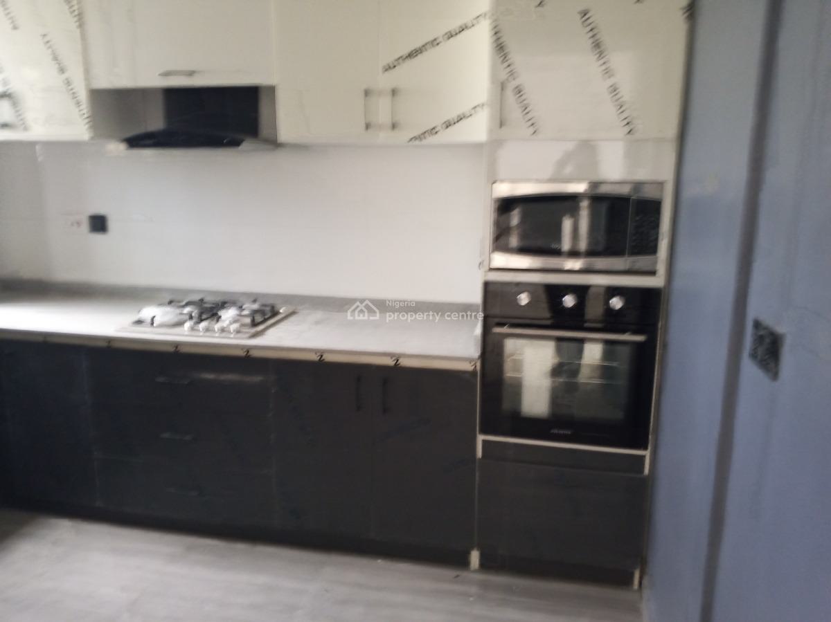 2bed Room, Off Adminraly Way Lekki Phase1, Lekki, Lagos, Flat / Apartment for Rent