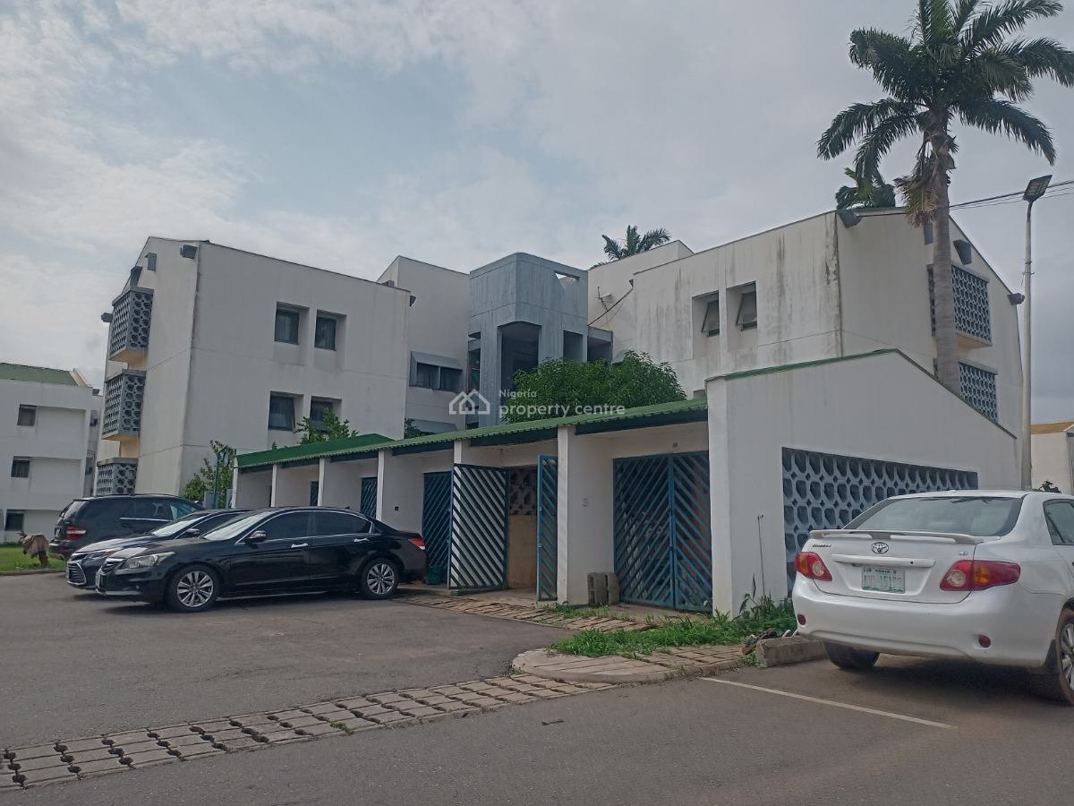 3 Bedroom Flat with 1 Room Bq, Cbn Senior Staff Quarters, Garki, Abuja, Block of Flats for Sale