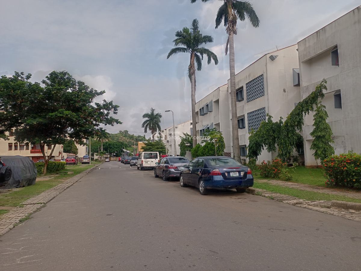 3 Bedroom Flat with 1 Room Bq, Cbn Senior Staff Quarters, Garki, Abuja, Block of Flats for Sale