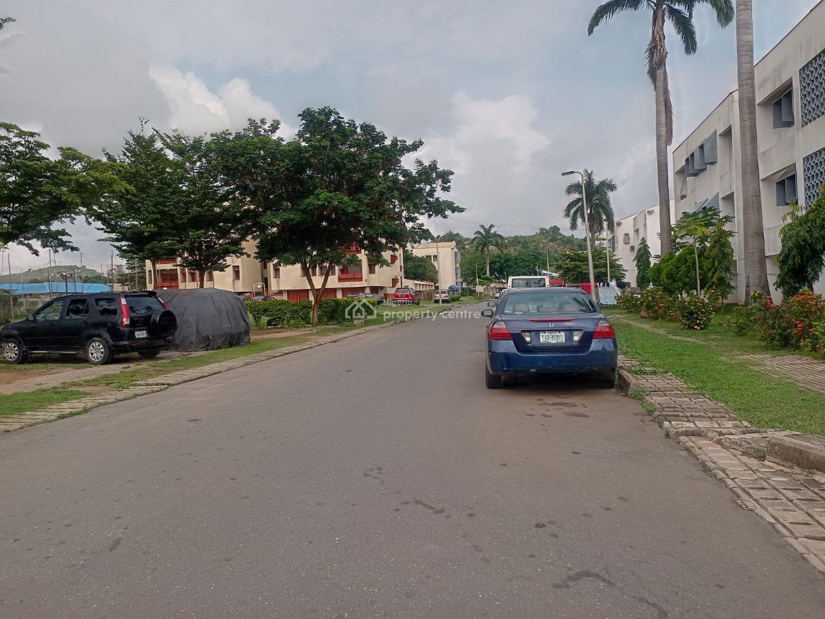 3 Bedroom Flat with 1 Room Bq, Cbn Senior Staff Quarters, Garki, Abuja, Block of Flats for Sale