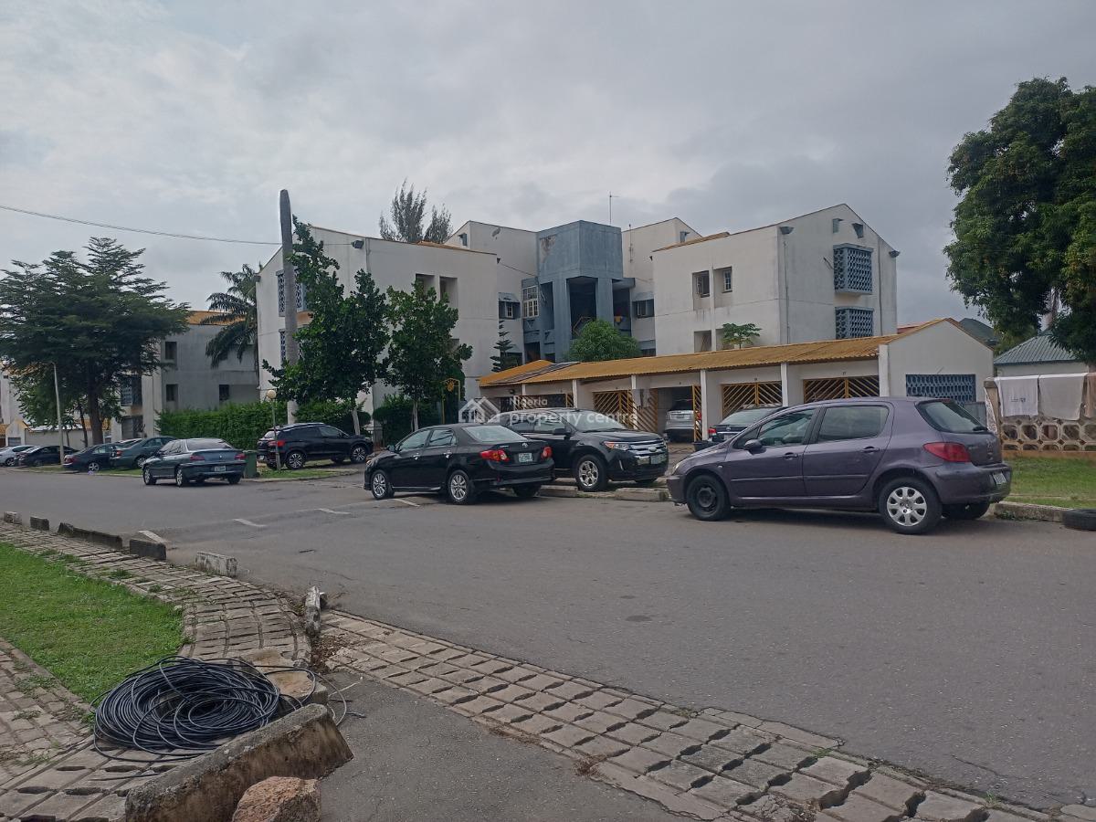 3 Bedroom Flat with 1 Room Bq, Cbn Senior Staff Quarters, Garki, Abuja, Block of Flats for Sale