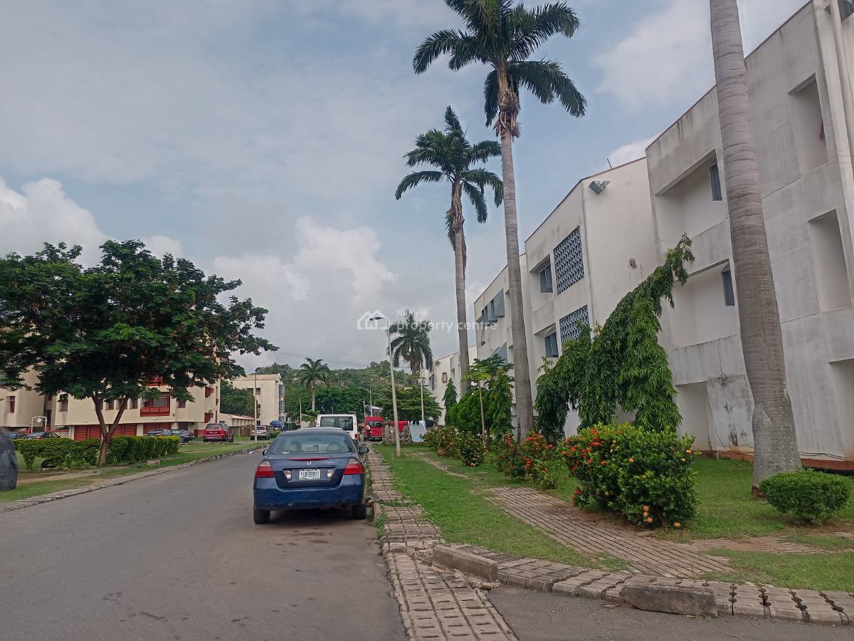 3 Bedroom Flat with 1 Room Bq, Cbn Senior Staff Quarters, Garki, Abuja, Block of Flats for Sale