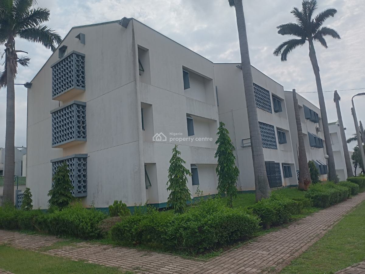 3 Bedroom Flat with 1 Room Bq, Cbn Senior Staff Quarters, Garki, Abuja, Block of Flats for Sale