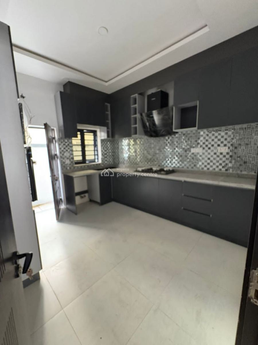 Stunning and Spacious 4 Bedroom Duplex, Ologolo, Lekki, Lagos, Terraced Duplex for Rent
