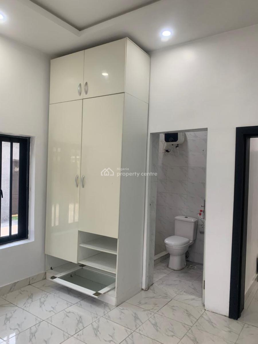 Spacious Serviced 2 Bedroom Apartment Within a Secured Environment, Ikate, Lekki, Lagos, Flat / Apartment for Rent