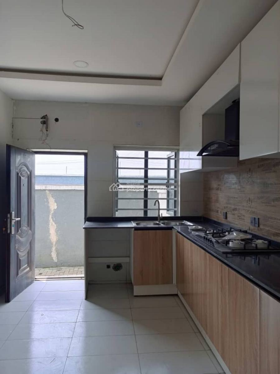 Serviced 4 Bedroom Duplex, Abraham Adesanya, Ogombo, Ajah, Lagos, Terraced Duplex for Rent