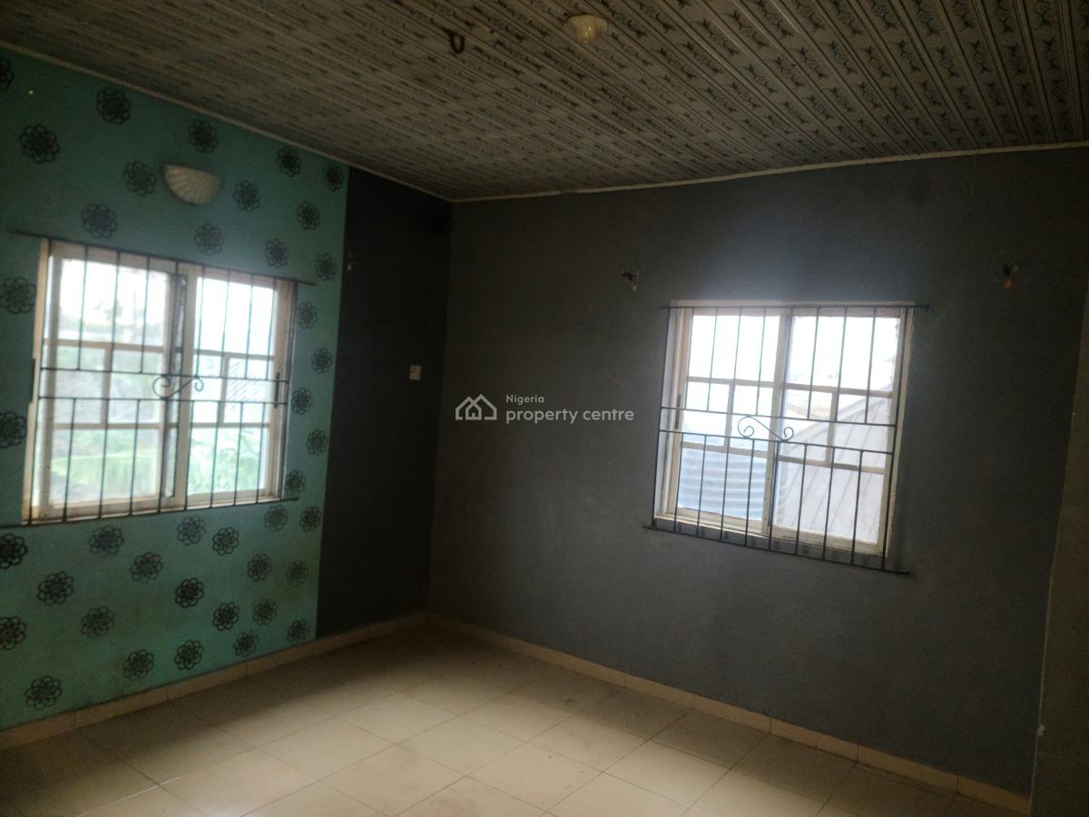 3 Bedroom Flat Upstairs, Laara, Igbe, Ikorodu, Lagos, Flat / Apartment for Rent