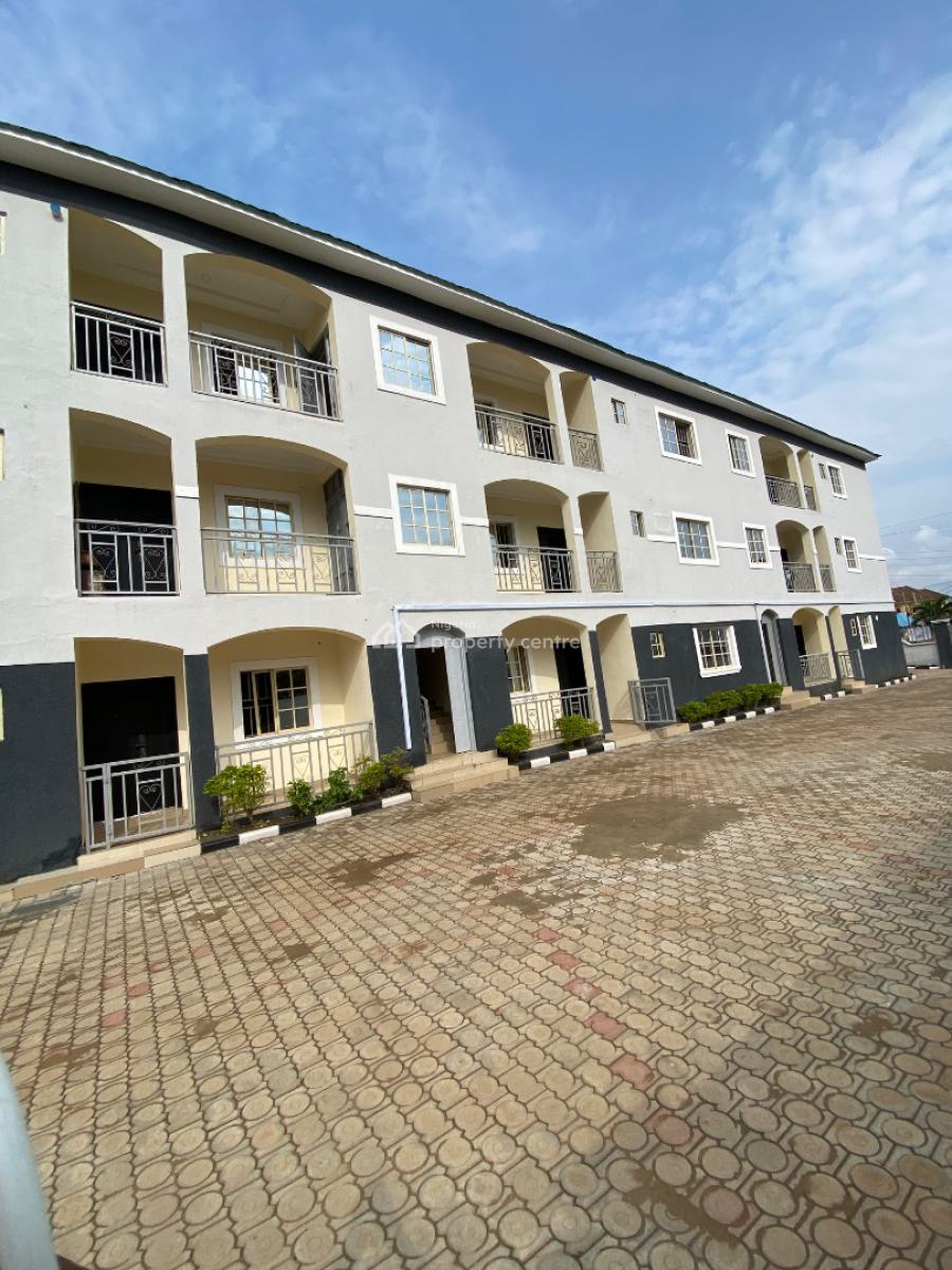 Luxury Three Bedroom Block of Flat, News Engineering, Dawaki, Gwarinpa, Abuja, Flat / Apartment for Rent