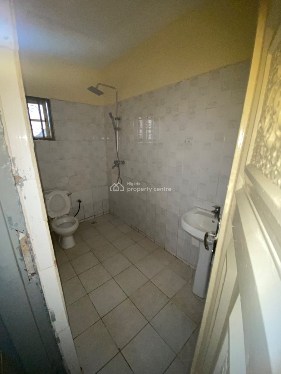 Luxury Three Bedroom Block of Flat, News Engineering, Dawaki, Gwarinpa, Abuja, Flat / Apartment for Rent
