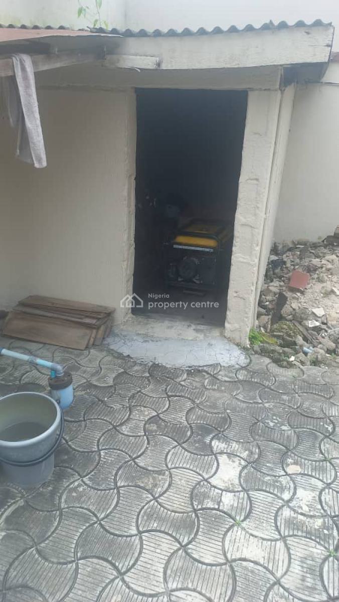 Clean 4 Bedroom Bungalow, Modupe Johnson Off Adeniran Ogunsanya, Surulere, Lagos, Detached Bungalow for Sale