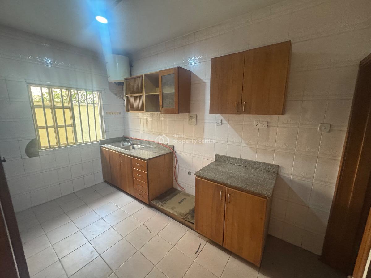 a Nice and Spacious 2 Bedroom Apartment, Close to Dowel College, Lekki Phase 1, Lekki, Lagos, Flat / Apartment for Rent