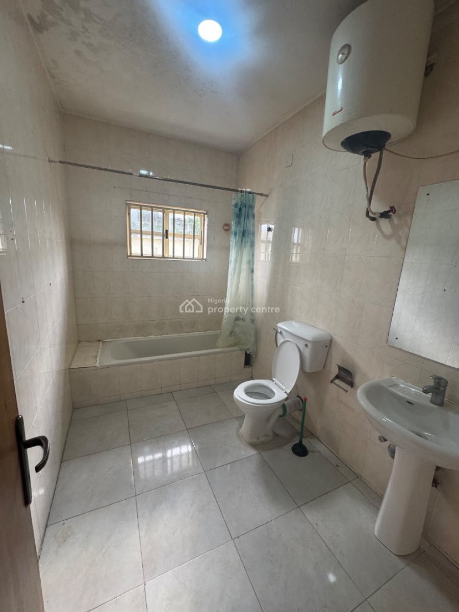 a Nice and Spacious 2 Bedroom Apartment, Close to Dowel College, Lekki Phase 1, Lekki, Lagos, Flat / Apartment for Rent