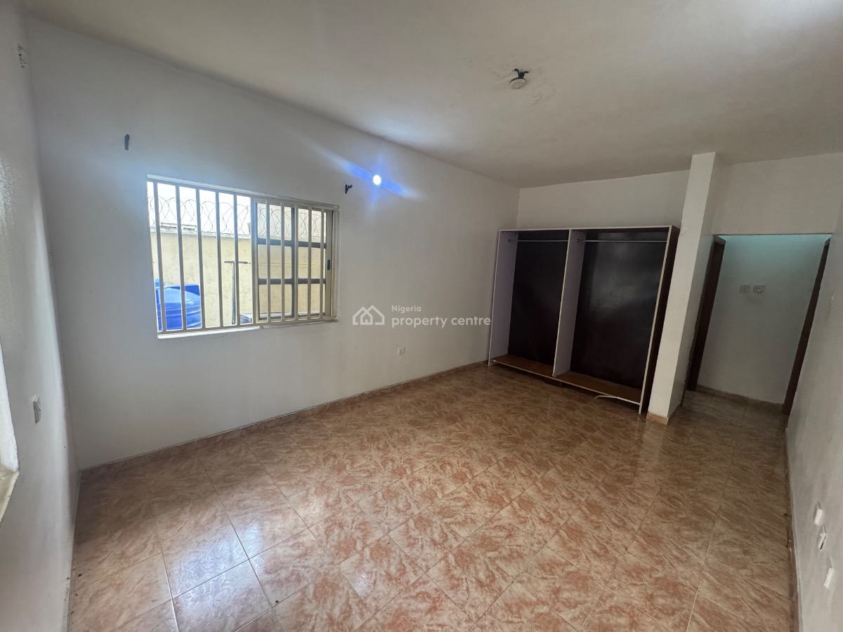 a Nice and Spacious 2 Bedroom Apartment, Close to Dowel College, Lekki Phase 1, Lekki, Lagos, Flat / Apartment for Rent