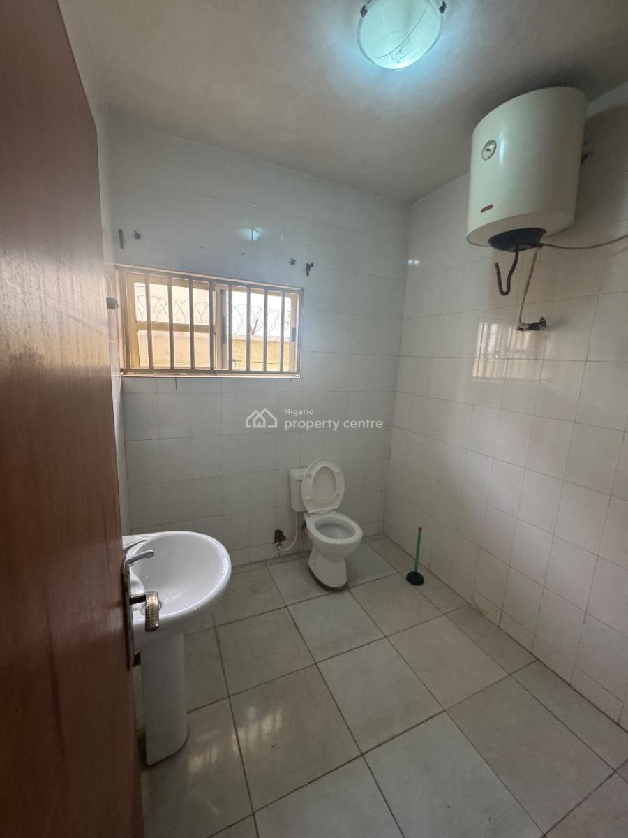 a Nice and Spacious 2 Bedroom Apartment, Close to Dowel College, Lekki Phase 1, Lekki, Lagos, Flat / Apartment for Rent
