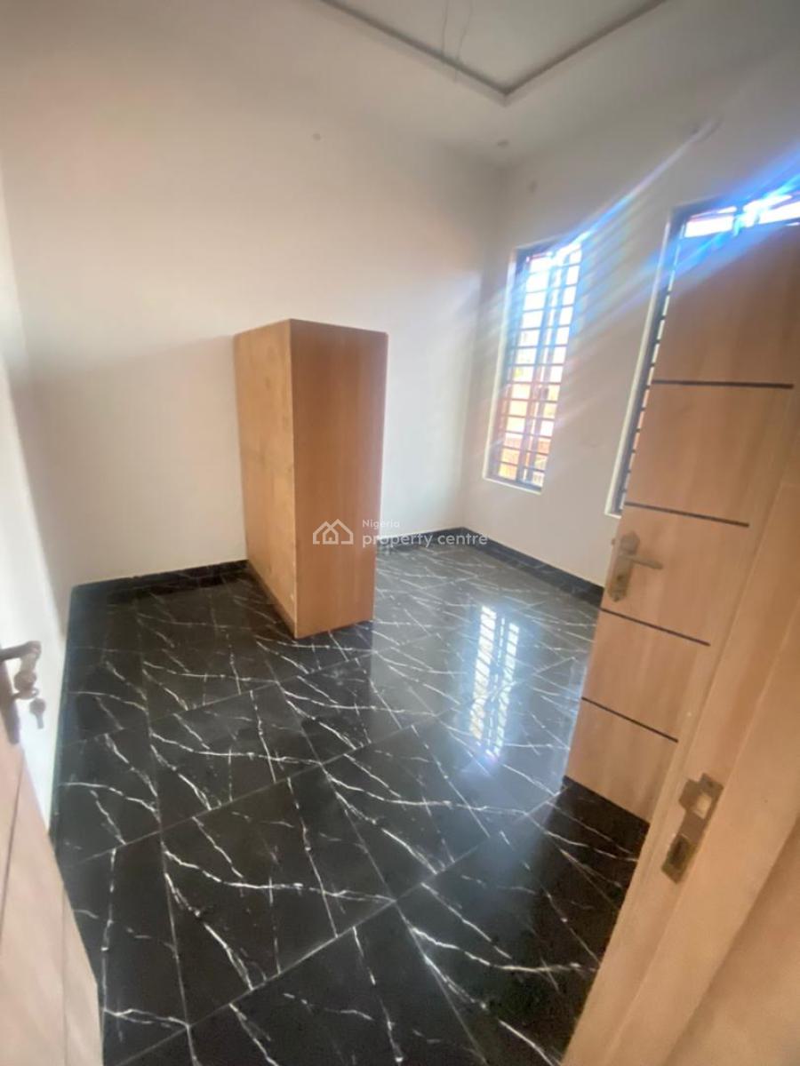 Standard 2 Bedroom Apartment, Ologolo, Lekki, Lagos, Flat / Apartment for Rent