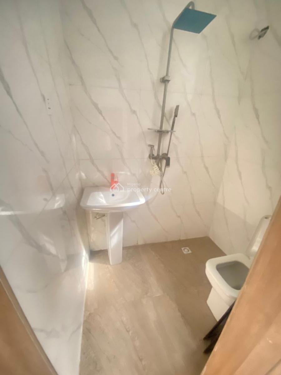 Standard 2 Bedroom Apartment, Ologolo, Lekki, Lagos, Flat / Apartment for Rent