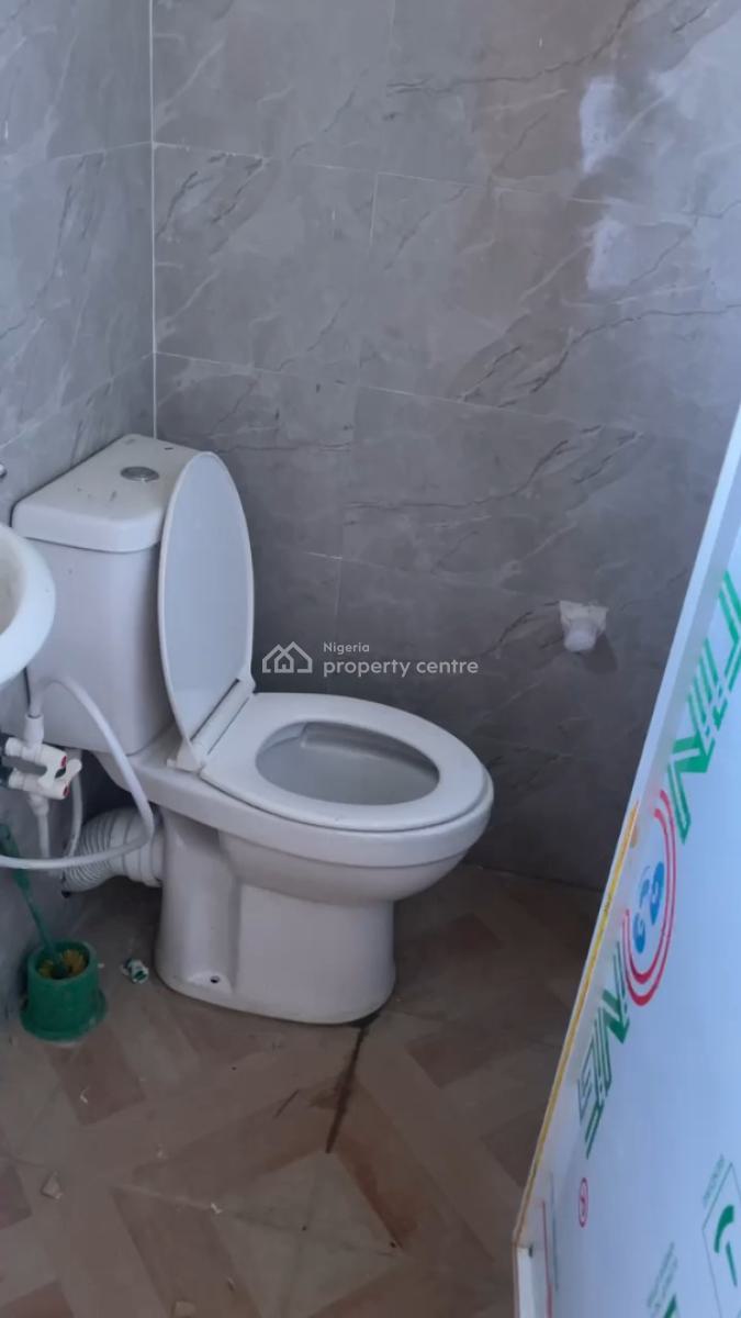 Renovated 3 Bedrooms, Up Flat with 2 Toilets and 2 Bathrooms, Police Station Axis, Ifako, Gbagada, Lagos, Flat / Apartment for Rent