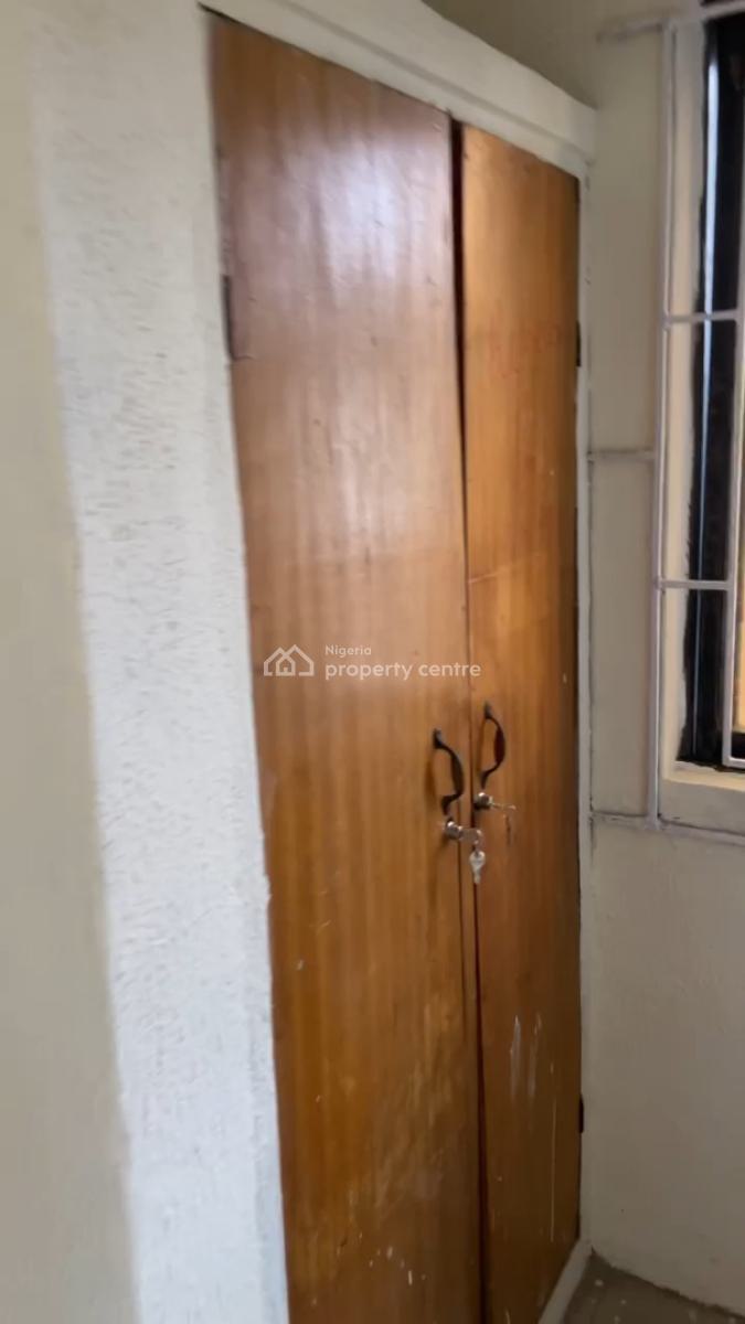 Renovated 3 Bedrooms, Up Flat with 2 Toilets and 2 Bathrooms, Police Station Axis, Ifako, Gbagada, Lagos, Flat / Apartment for Rent