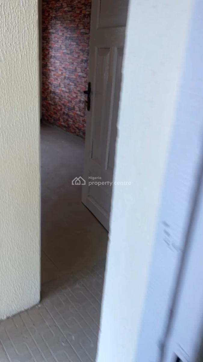 Renovated 3 Bedrooms, Up Flat with 2 Toilets and 2 Bathrooms, Police Station Axis, Ifako, Gbagada, Lagos, Flat / Apartment for Rent