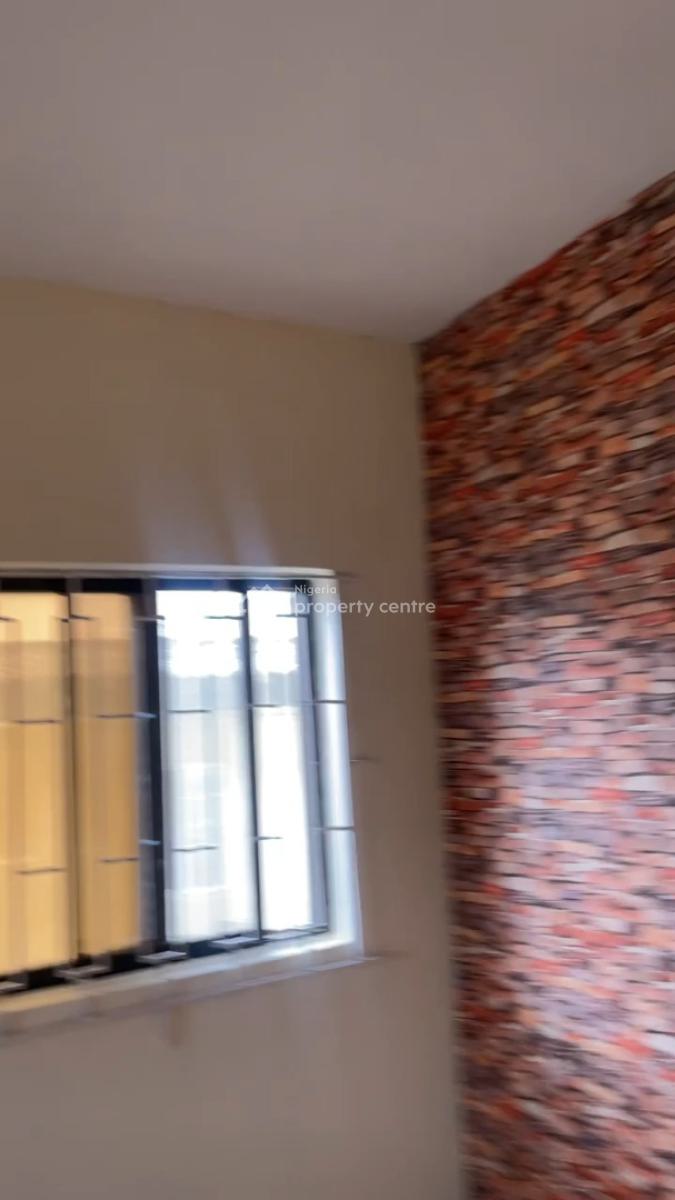 Renovated 3 Bedrooms, Up Flat with 2 Toilets and 2 Bathrooms, Police Station Axis, Ifako, Gbagada, Lagos, Flat / Apartment for Rent