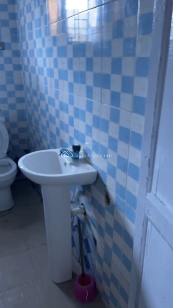 Renovated 3 Bedrooms, Up Flat with 2 Toilets and 2 Bathrooms, Police Station Axis, Ifako, Gbagada, Lagos, Flat / Apartment for Rent