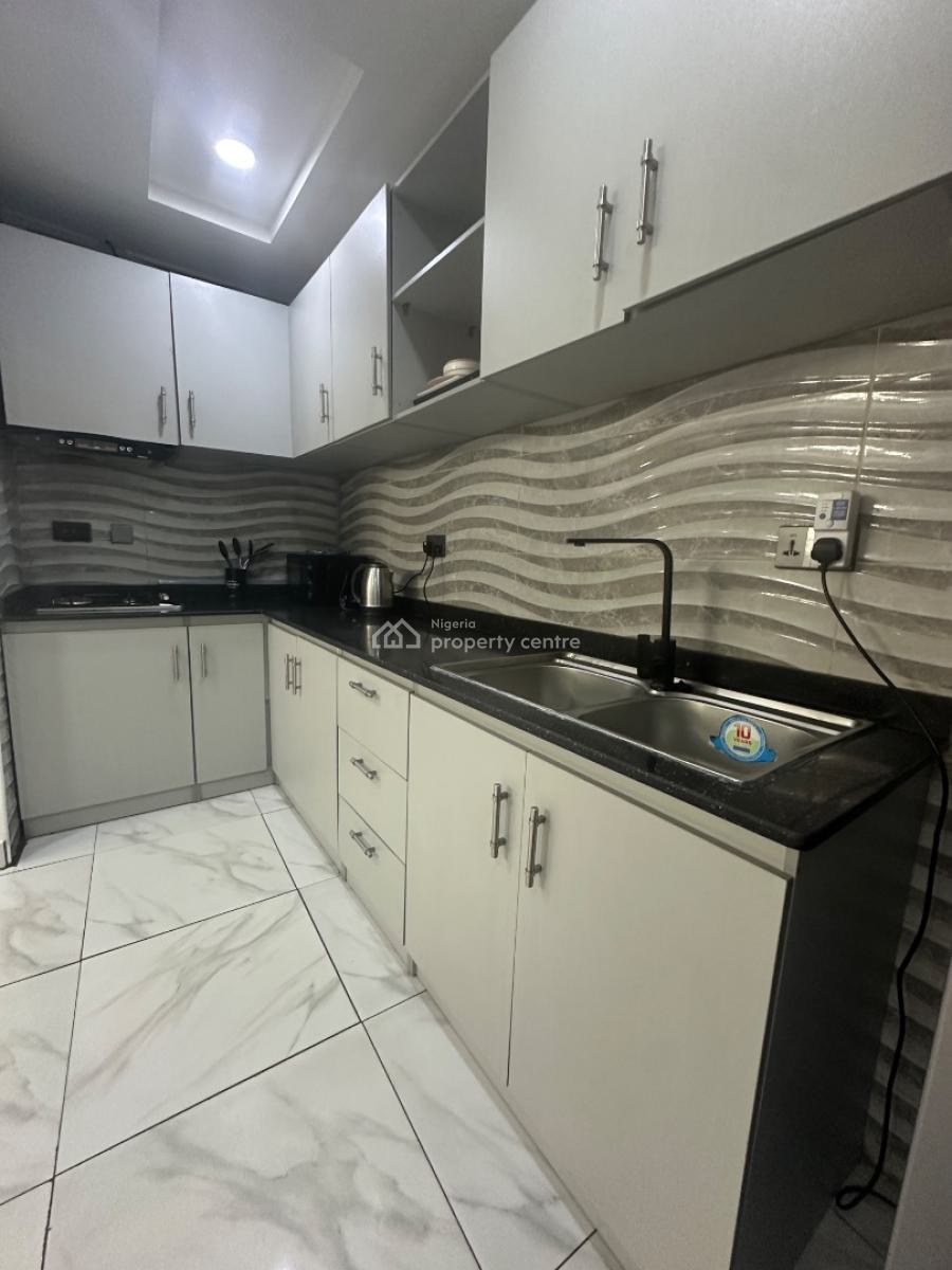 Beautiful 2 Bedroom Apartment, Ikeja Gra, Ikeja, Lagos, Flat / Apartment Short Let