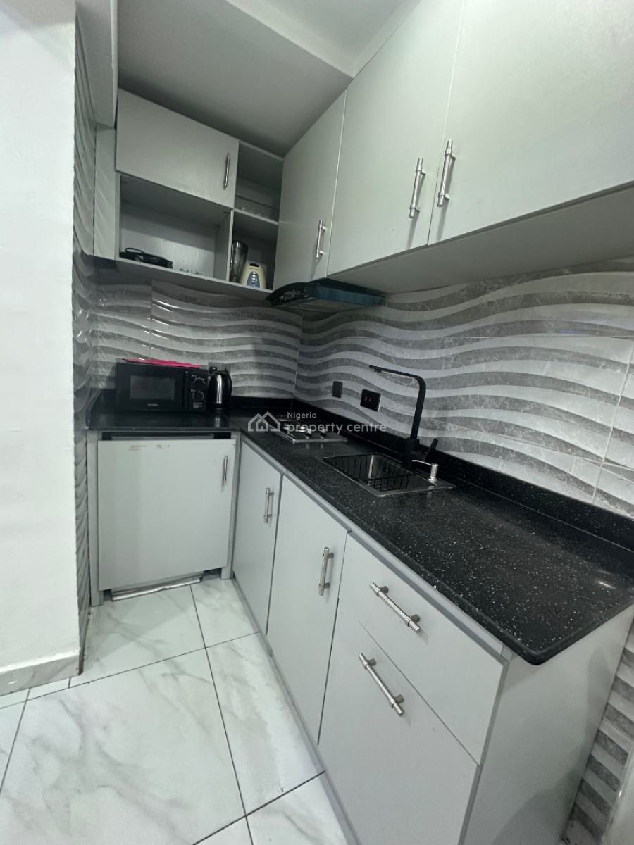 Cozy 1 Bedroom Apartment, Ikeja Gra, Ikeja, Lagos, Mini Flat (room and Parlour) Short Let