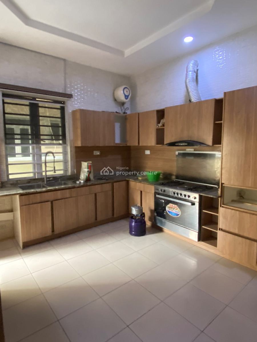 Luxury Redefined 5 Bedroom Duplex with a Bq, Chevron , in a High Security Estate ., Lekki, Lagos, Detached Duplex for Rent