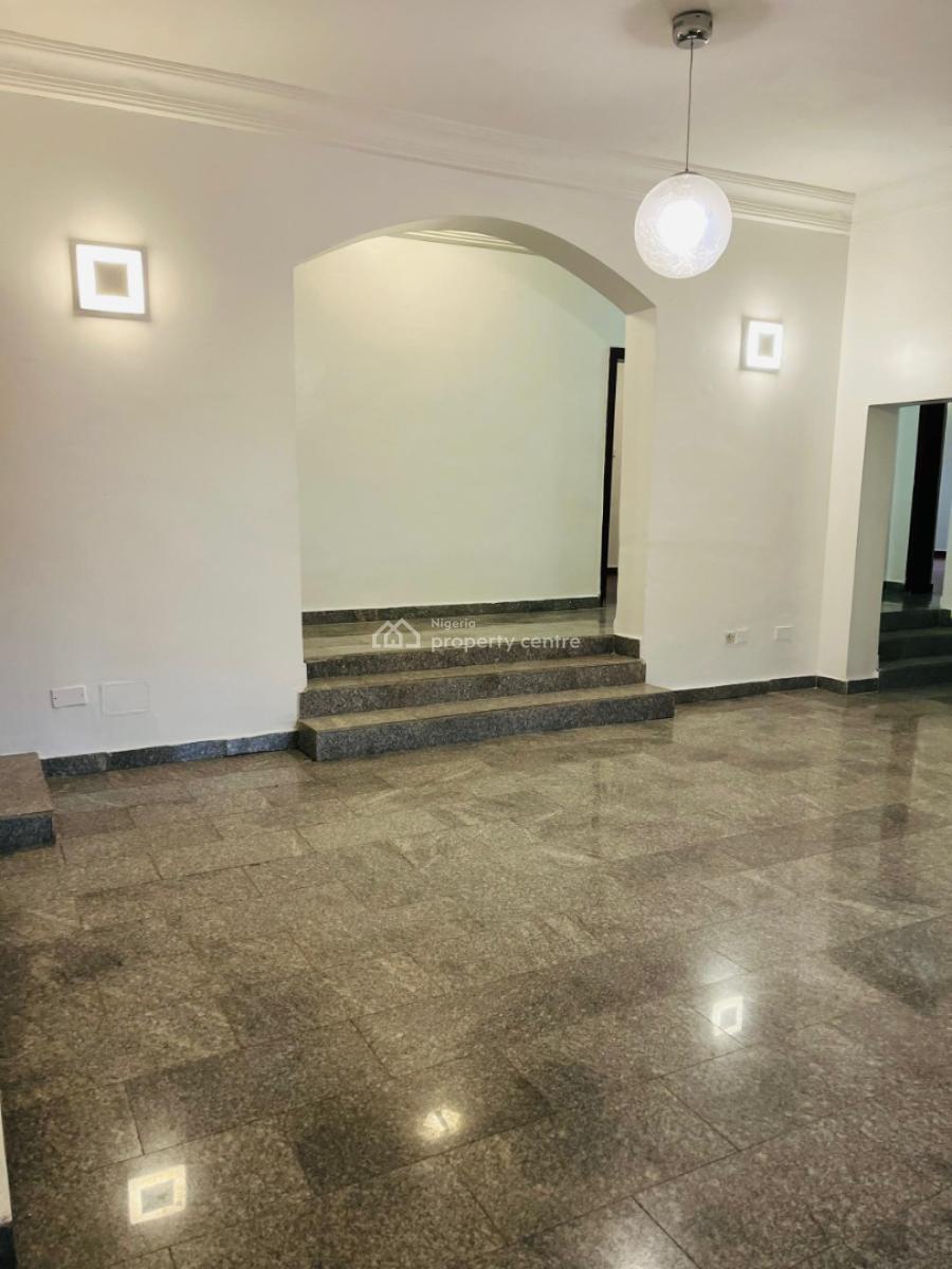 Unfurnished and Serviced 3 Bedrooms Apartment at Maitama, Maitama Main, Maitama District, Abuja, Flat / Apartment for Rent