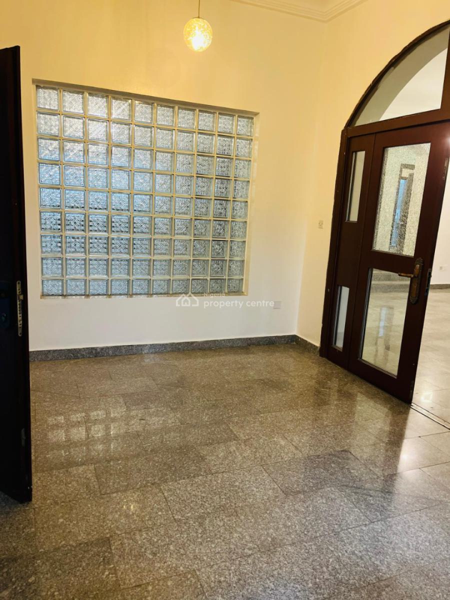 Unfurnished and Serviced 3 Bedrooms Apartment at Maitama, Maitama Main, Maitama District, Abuja, Flat / Apartment for Rent