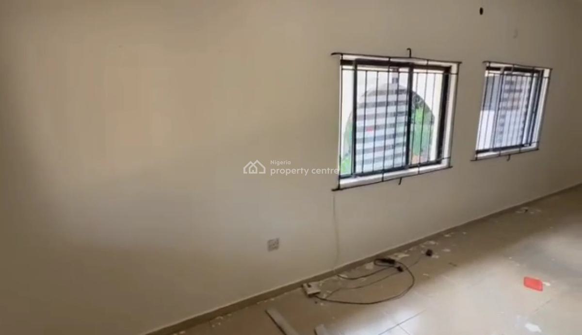 Well Renovated 3 Bedroom with Bq, Otedola, Omole Phase 2, Ikeja, Lagos, Flat / Apartment for Rent